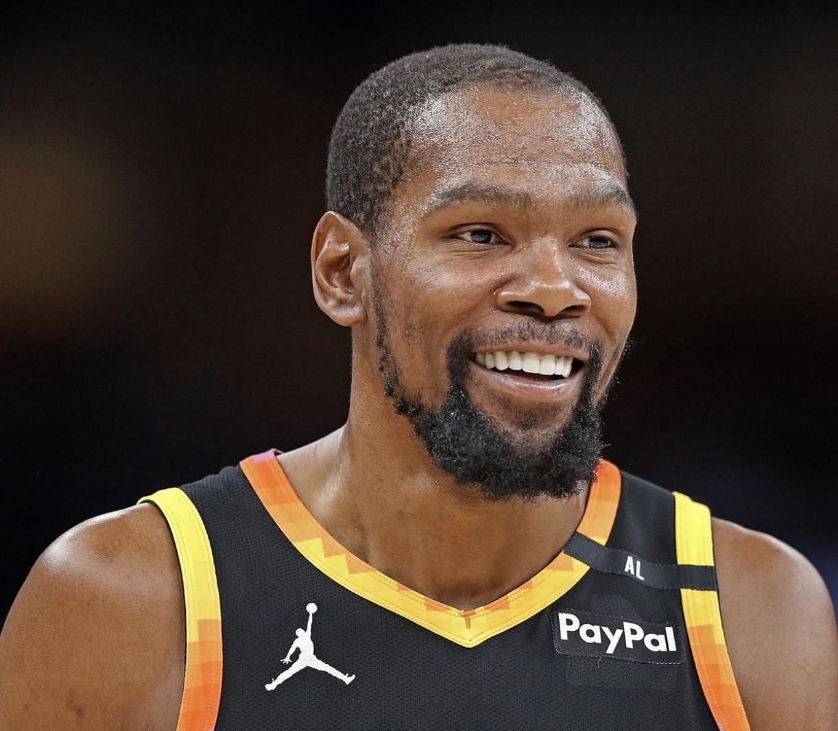 台湾六合彩-美媒:杜兰特秘密支付9岁女童脑瘤手术费,数月后才被医院公开善举